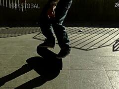 公共隔离区年轻骚妹弯腰猛操