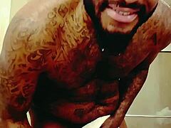 Young Bodybuilder's Huge Cock Grows in Prison