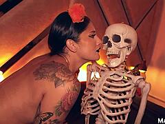 the voodoo whore gets creampie in huge asshole