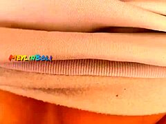 我在派对上被邻居操了。