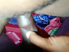 印度继母骑乘猛操继子泰卢固淫语对白