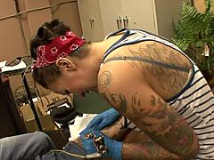 Fucking Tattooed Milf Emily Parker In Heels