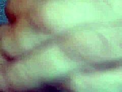 Byrd浴室为LadyByrd猛撸巨屌