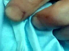 Byrd浴室为LadyByrd猛撸巨屌