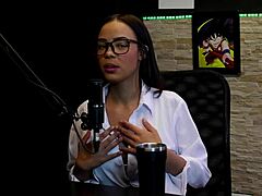 Morena Gostosa STRIPS Showing LINDOS PEITOS And BUCETA APERTADINHA After Talking BOATES And Not Wanting To Be Made BESTA - Alice Vasconcelos On Sheer Red