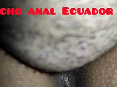 lamiendo culo y vagina de esposa ecuatoriana culona en cuatro