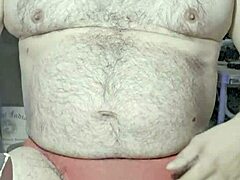 埃兹索萨床上露奶骚浪自拍5月30日