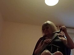 女主Kantalis角斗士装绑脚SM打屁股羞辱！