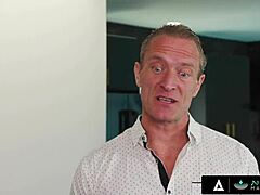 新按摩师River Lynn用继爸大屌练习ヌル滑油技法好骚