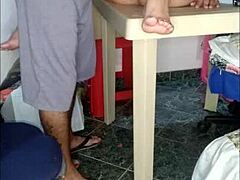 哇，看到姐姐闺蜜狂野XXX照后就这样勾搭上床😈