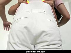 POV口交为何这么粗暴玩弄娇小18+ Kiki Klout