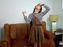 异国黑发Pamela Morrison选秀大胆吸硬屌骚逼猛干