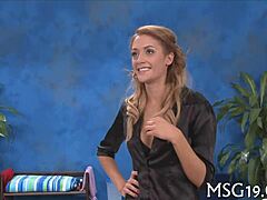 巨屌猛刺湿光滑骚逼