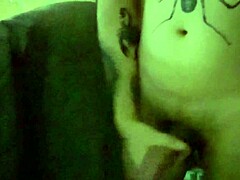 年轻哥伦比亚帅哥酒店阳台浴室双爆射巨屌自撸特写