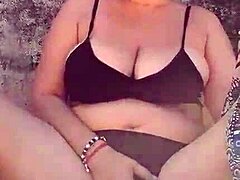 Fetiche exibicionismo na praia with big natural tits big nipples big pussy lips blonde mature milf