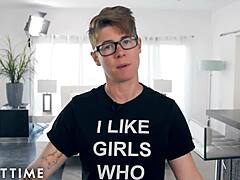 why are alina lopez and kendra spade going crazy in lesbian face sitting?