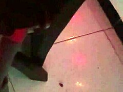 Hermanastro cachondo no tiene autocontrol a mi coño. Lame mi pussy con creampie hardcore en lencería sexy para small tits latina.