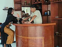 brunette colombian housewife offers money at bar for sucking my penis in her mouth