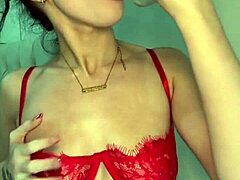 好骚英国女友摄像头喷水自慰最浪大学play