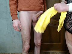 Milf housewife got me to cum all over her wet pussy.