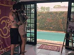 Momento de relaxar mais tambem de intenso prazer com a deliciosa dreadhot video completo xvideosred ou sheer.