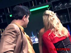 金发褐发妹子纹身派对大胆群P狂欢