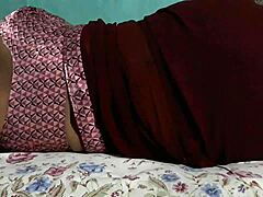SANJANA AUNTY SHOWING ASS IN MAROON SAREE!