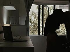 Modelo Porno Follada En La Oficina De Su Casa Por Su Compa�ero De Apartamento Mucho Mas Peque�o Que Ella!