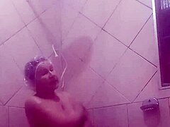 estou cheia de tesão, cadê os pauzudos pra foder minha lingerie brasileira?