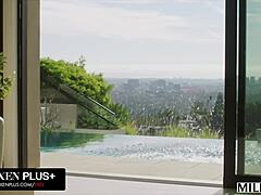 饥渴奖杯妻Piper Press抛夫泳池男孩巨屌水边干