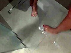 运动场女同潮吹尿舔屁眼崇拜