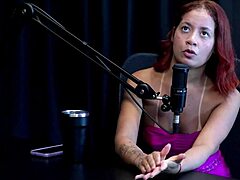 Ruiva Safada Mostra Seu Cu Depois de Dizer Que o Esposo Sugeriu a Entrada no Meio Liberal Gosta de Pau Grande e Grosso e N�o Assiste as Cenas - Bruna Ferrari Watch on Sheer Red!