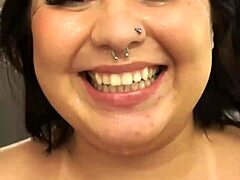 丰满拉丁妹Dessa后台快操颜射美颜爆