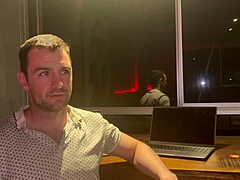 Dei秘书贱货接老板无套大白屌太激烈了