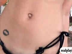 两美女野外勾引帅哥四人乱交群P