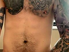 户外公共厕所猛撸到激烈高潮业余风