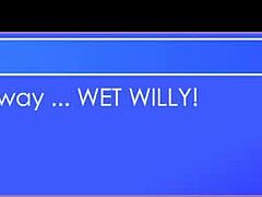 嘿，新女装奴生活被教练Alexis假屌支配，女上男下游戏超激烈