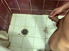 A Petici�n De Mi Suggar Daddy Voy Al Ba�o A Orinar!