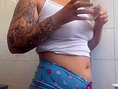 公共暴露大骚逼想要温柔爱抚快来