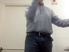 strip off those clothes in homemade solo session with european amateur vibe 😏