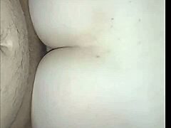 探探惊喜！禁忌岳母楼梯激情做爱超带劲😜