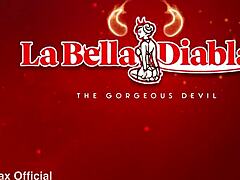 拉丁女神假屌撑开娘炮屁眼