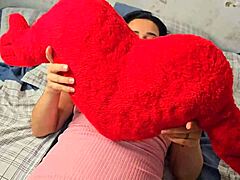 First time girlfriend shares her intimate gift in close homemade moment