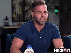 whoa she teases those big boobs with popsicle moves but his cock gets that lame cumshot 😩🍦🍆💦