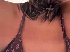 健身房业余妹腿间湿透流淫汁