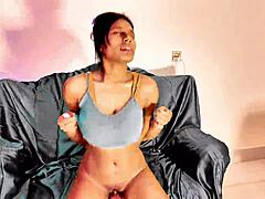 Uttaran20 knows how to make her squirt in steamy ffm threesome