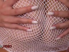 Airu Oshima神秘挑逗巨日乳