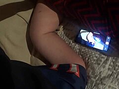 mi esposa recibe masaje y masajea la verga 100 casero