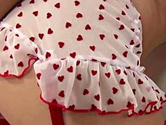 红内衣亚洲18+妹 为啥玩具塞那么深进紧逼