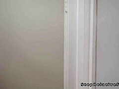 继父胖屌骑金发少女禁忌女上真实